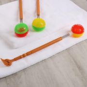 Массажер-чесалка для спины пластик